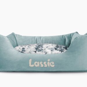 Cama para mascotas en color Agua con cojín Flores Agua con bordado