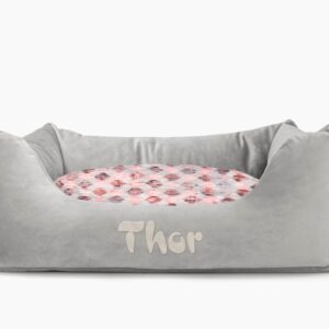 Cama para mascotas en color Gris con cojín Rombos Rosa con bordado