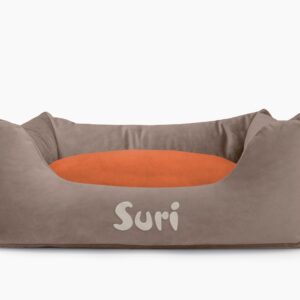 Cama para mascotas en color Visón con cojín Teja con bordado